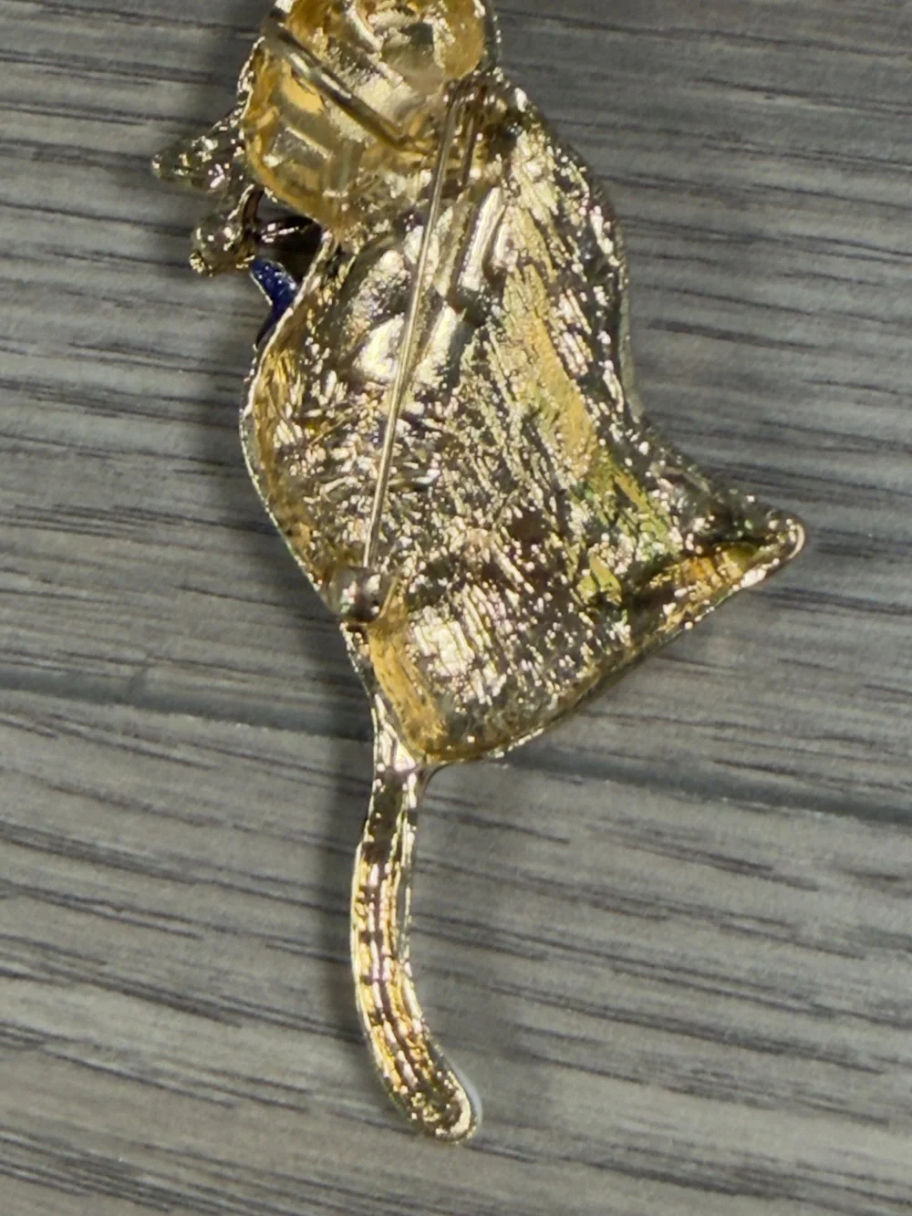 Stylish Cat Brooch Pin in White, Black and Green